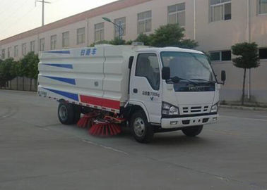 China Caminhão de alta pressão 4x2 da vassoura de estrada do circuito da água 5500 litros para ISUZU fornecedor