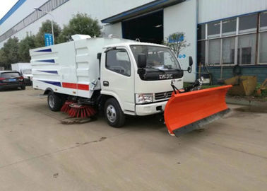 China Caminhão da vassoura de estrada do vácuo de Dongfeng 8000 litros de 4x2 6x4 8x4 com pá da neve fornecedor