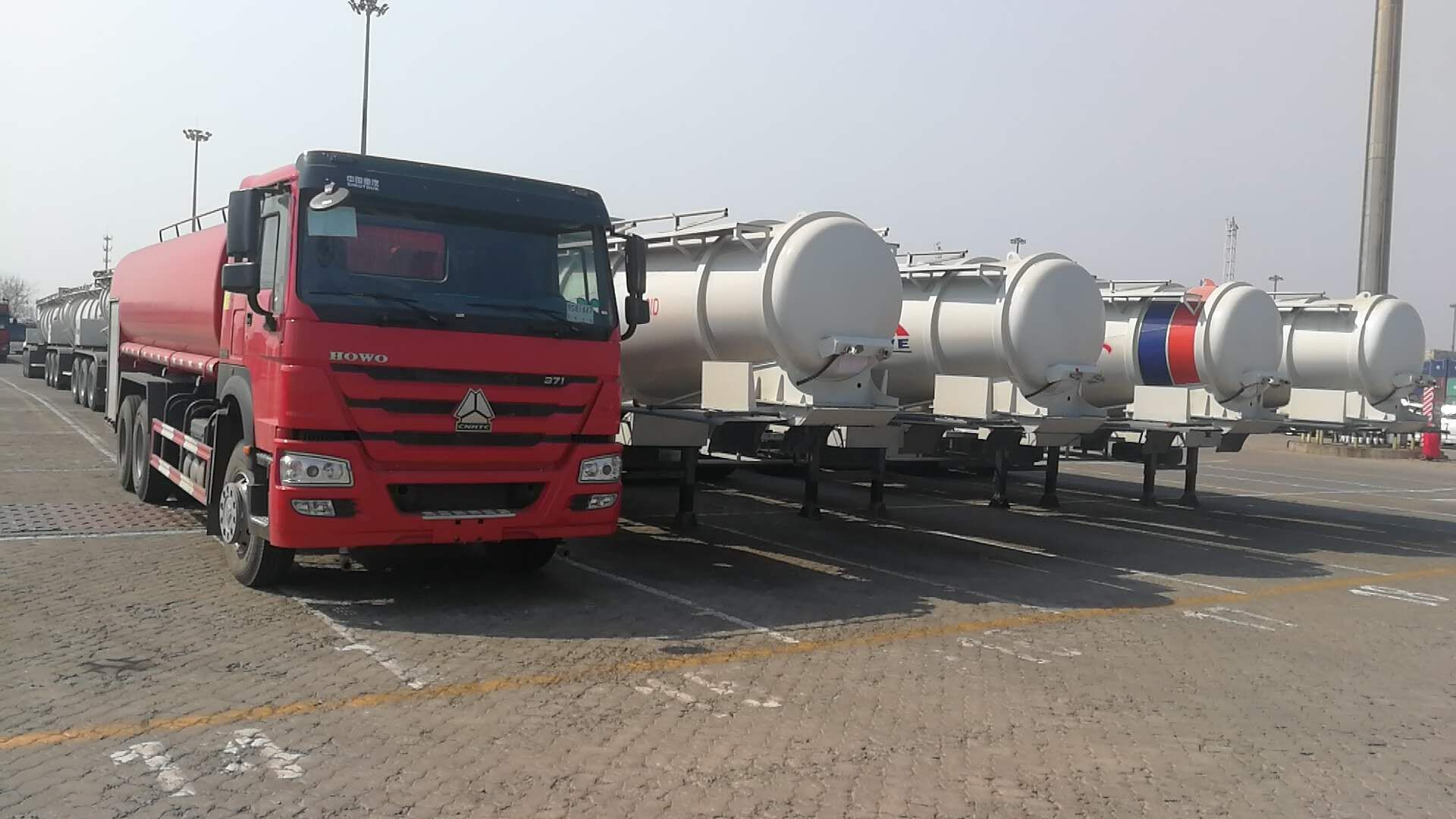 Últimos blogs da empresa sobre o V-tipo reboque ácido de 19 unidades do petroleiro exportou para Zâmbia e as unidades 1 ateiam fogo ao caminhão do sistema de extinção de incêndios exportado para Congo