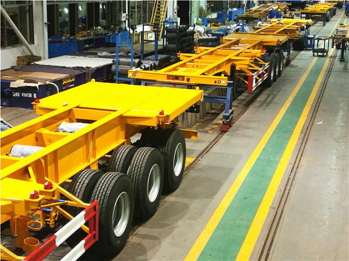 Reboque de 40-60 toneladas famoso do caminhão da máquina escavadora da cama lisa de China CLW e baixos reboques do leito